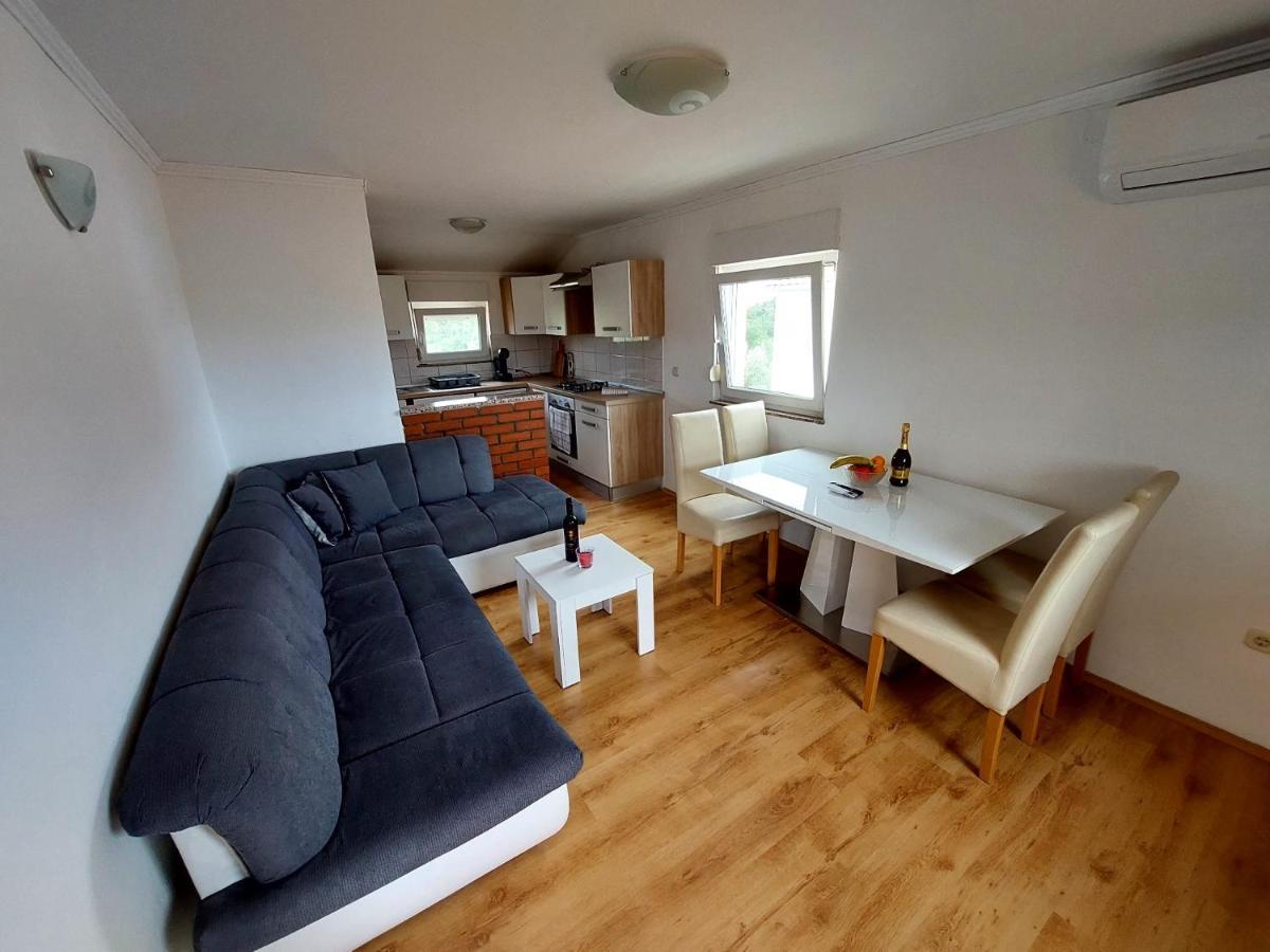 Apartman Zeljo Galižana Eksteriør billede